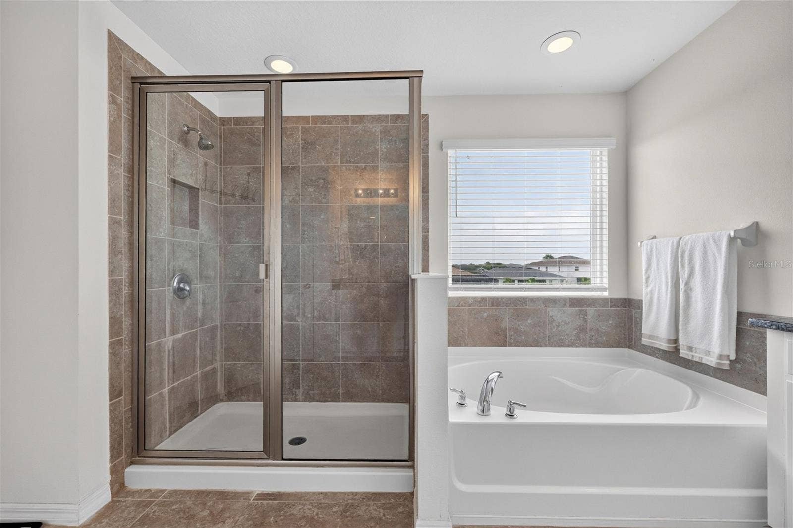 6541 DEVESTA LOOP, Palmetto, FL 34221 6541 DEVESTA LOOP, Palmetto, FL 34221