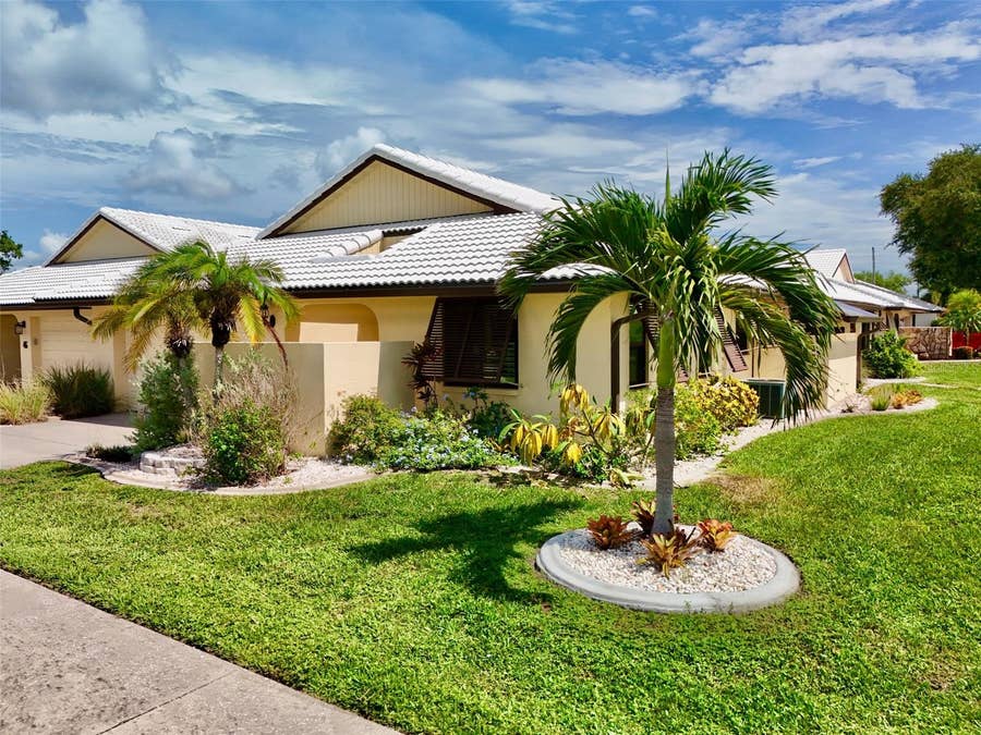 Property photo for 44 SANDSTONE CIRCLE, Venice, FL