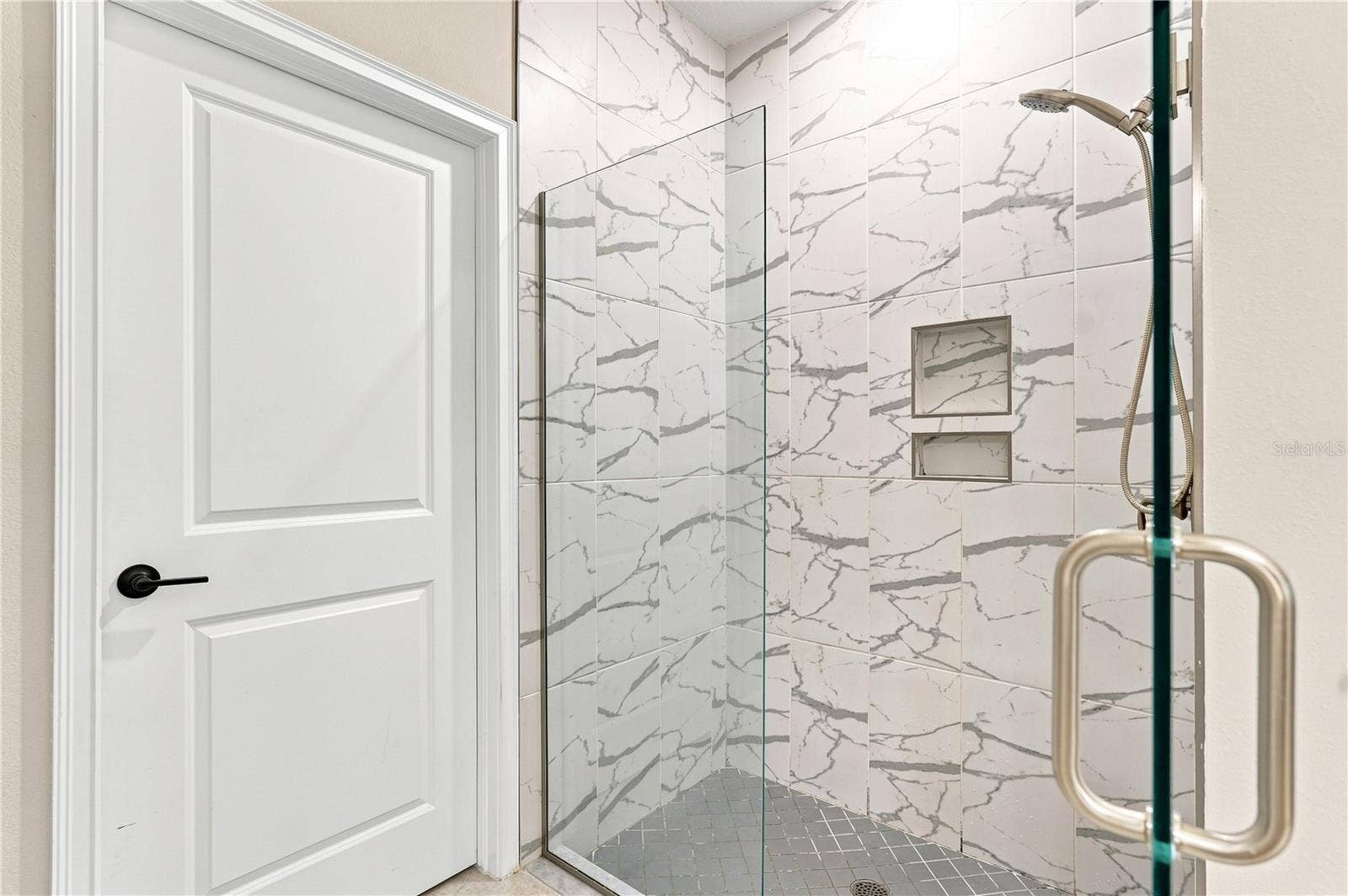 8219 TEA OLIVE TERRACE, Palmetto, FL 34221 Walk-In Shower