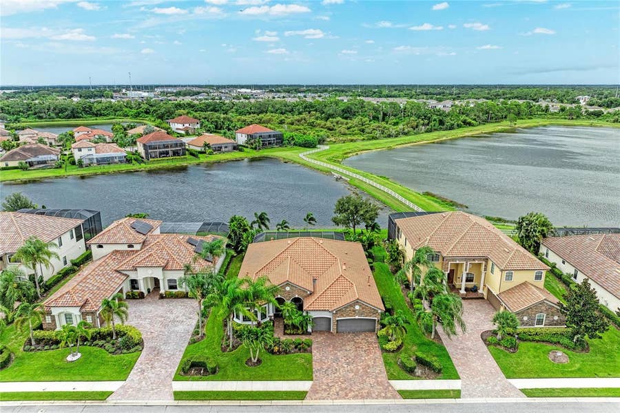 Property photo for 5660 CLOVERLEAF RUN, Bradenton, FL