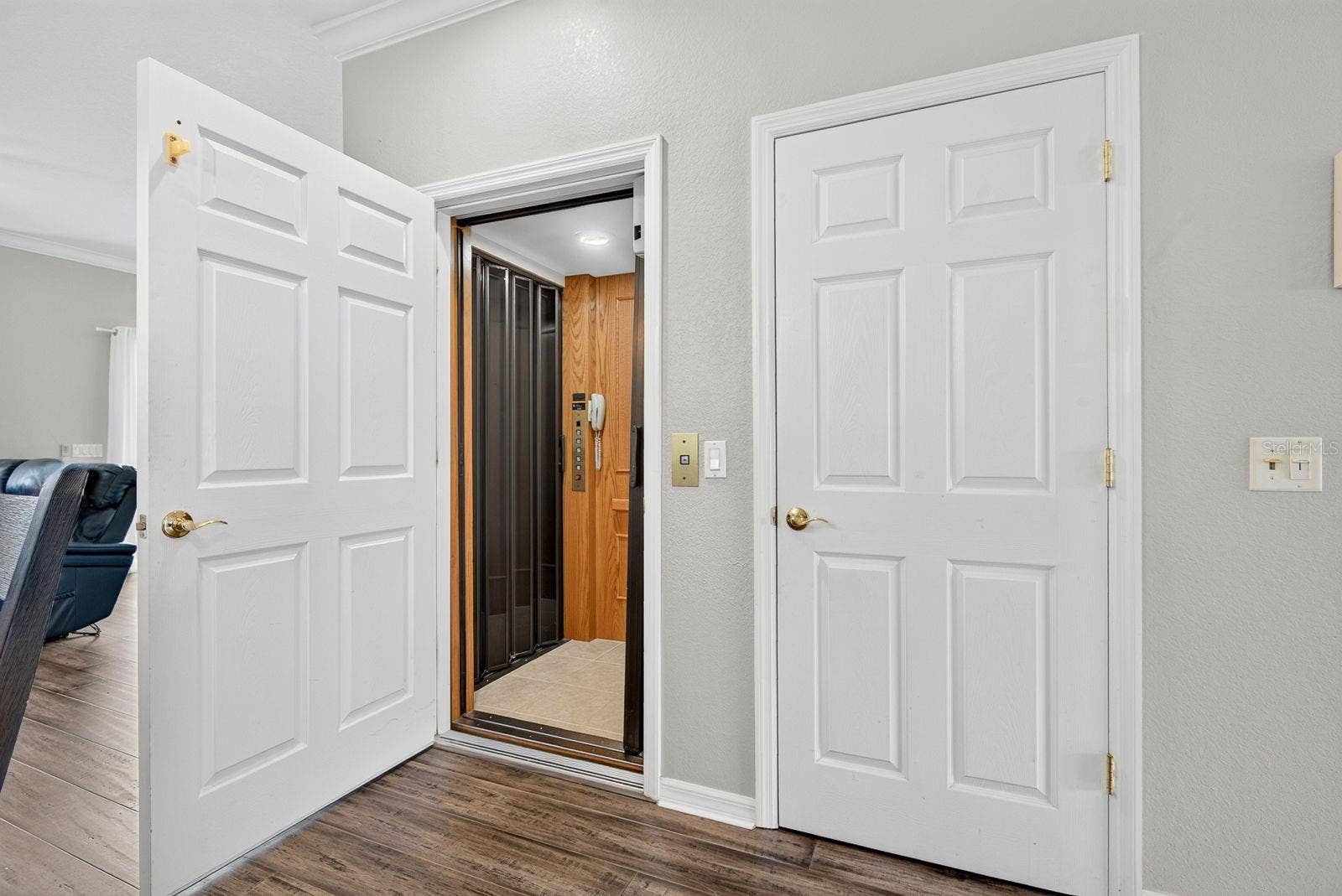 1014 34TH DRIVE W, Palmetto, FL 34221 Call Elevator then open the door
