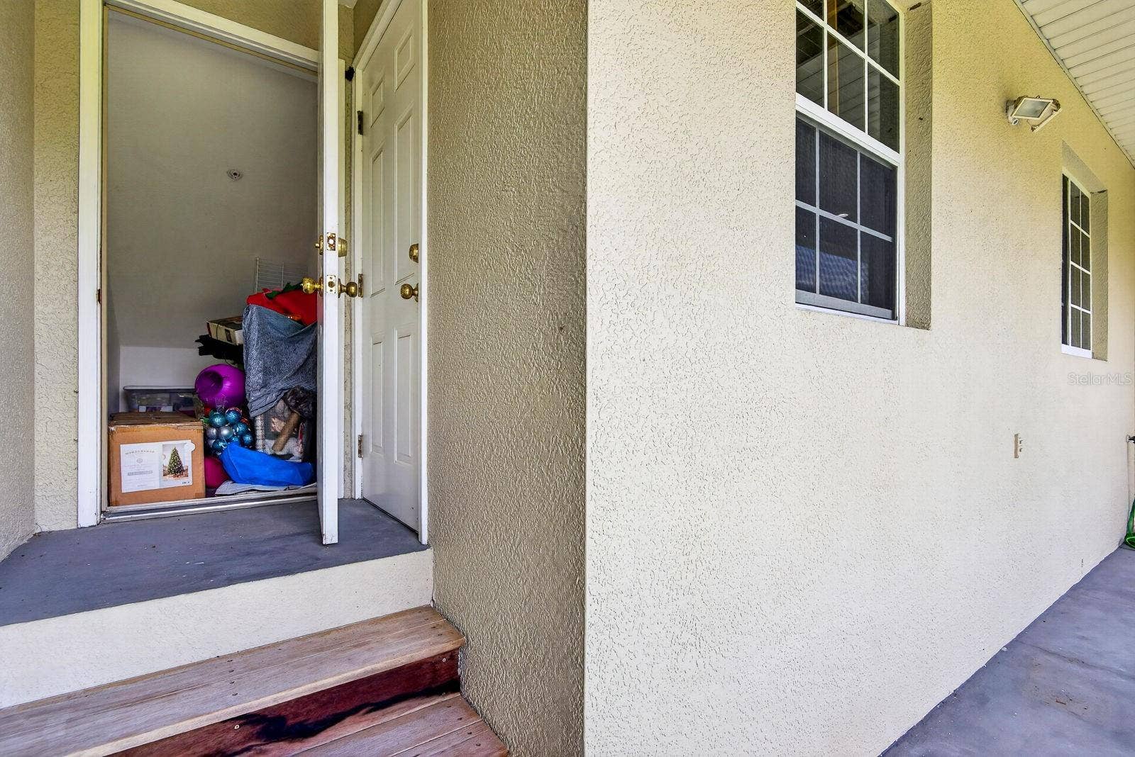 1014 34TH DRIVE W, Palmetto, FL 34221 Outside Storage Stays completely Dry