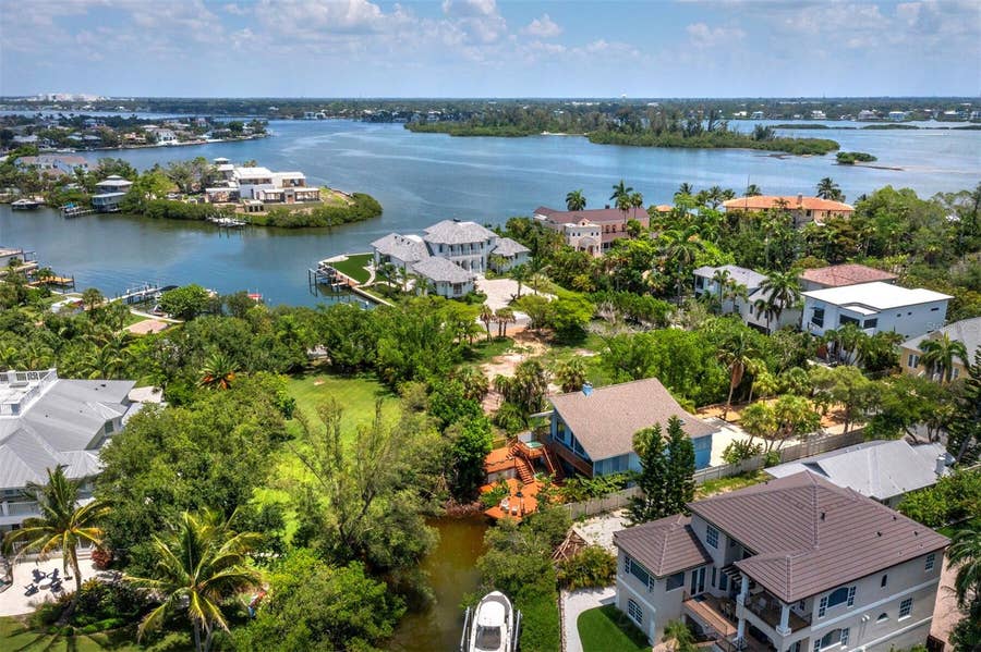 Property photo for 4114 ROBERTS POINT CIRCLE, Sarasota, FL