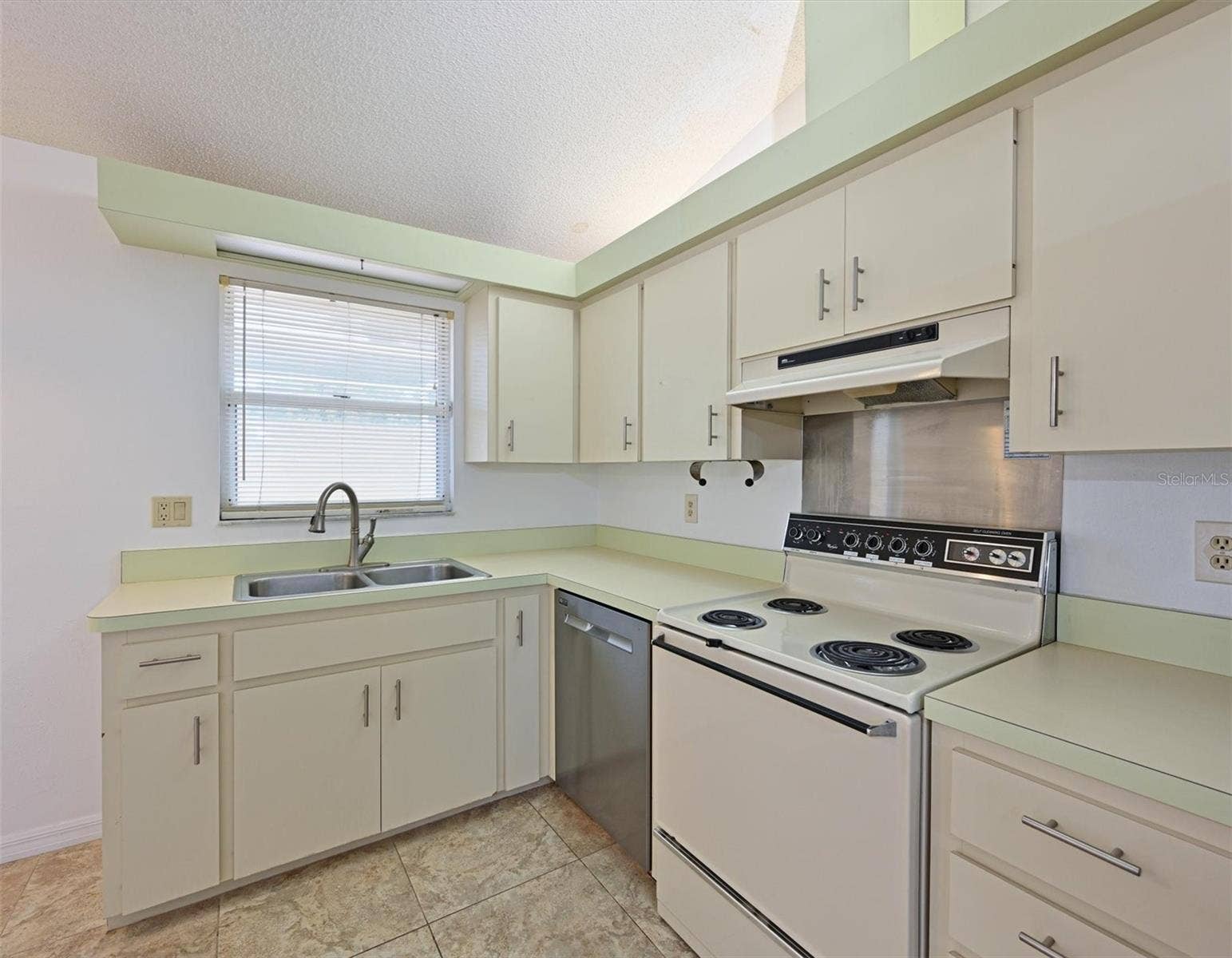5506 37TH STREET E, #4, Bradenton, FL 34203 5506 37TH STREET E, #4, Bradenton, FL 34203