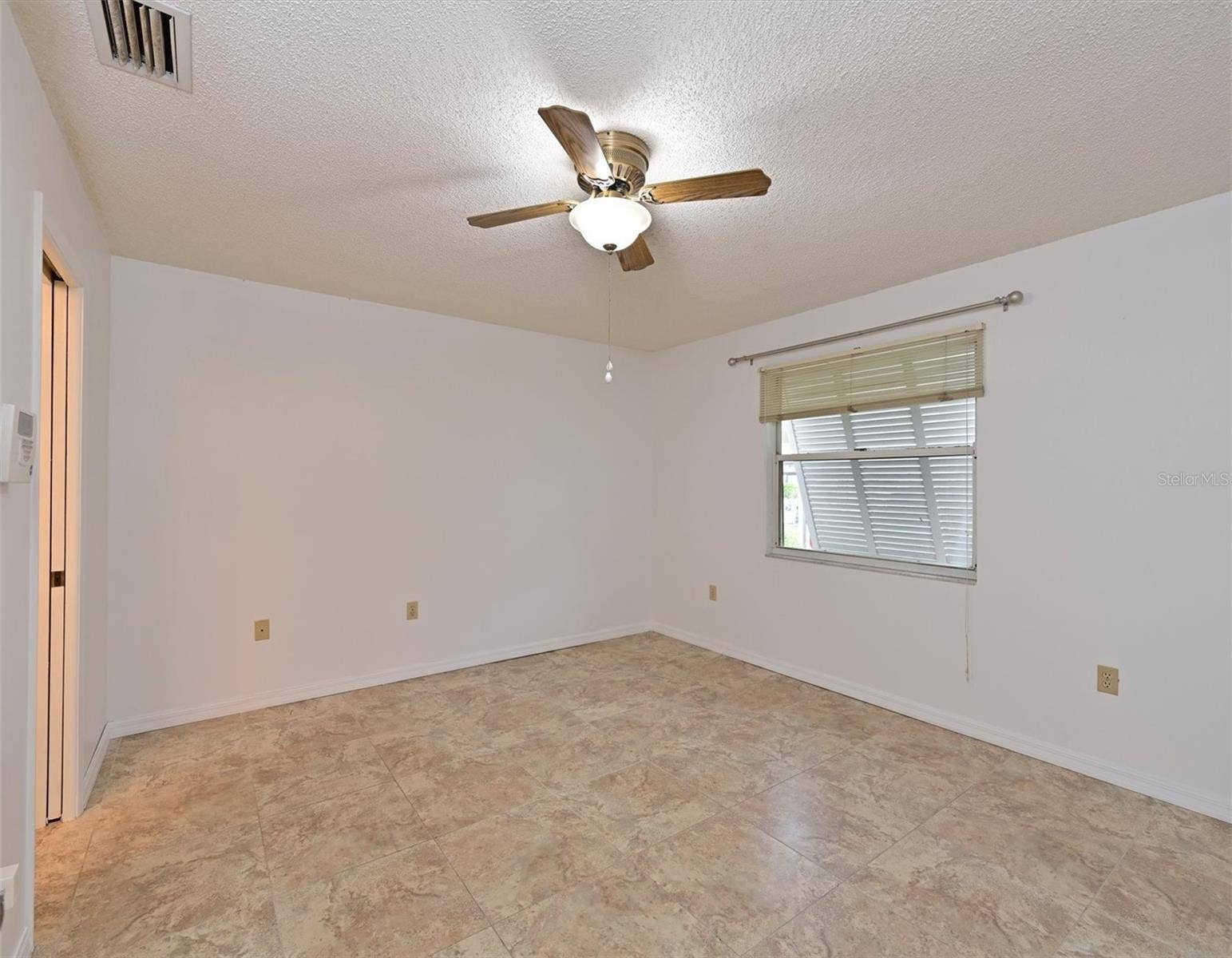 5506 37TH STREET E, #4, Bradenton, FL 34203 5506 37TH STREET E, #4, Bradenton, FL 34203