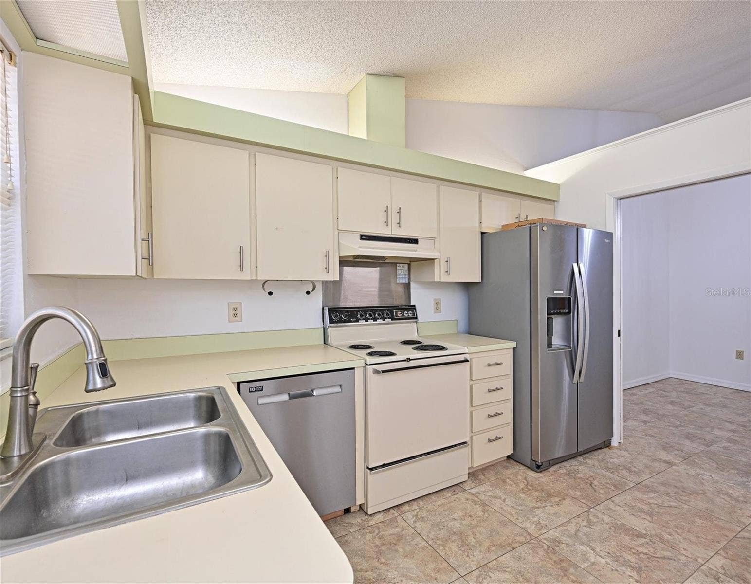 5506 37TH STREET E, #4, Bradenton, FL 34203 5506 37TH STREET E, #4, Bradenton, FL 34203