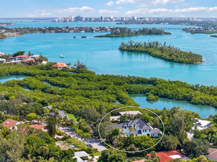 Property photo for 656 TROPICAL CIRCLE, Sarasota, FL