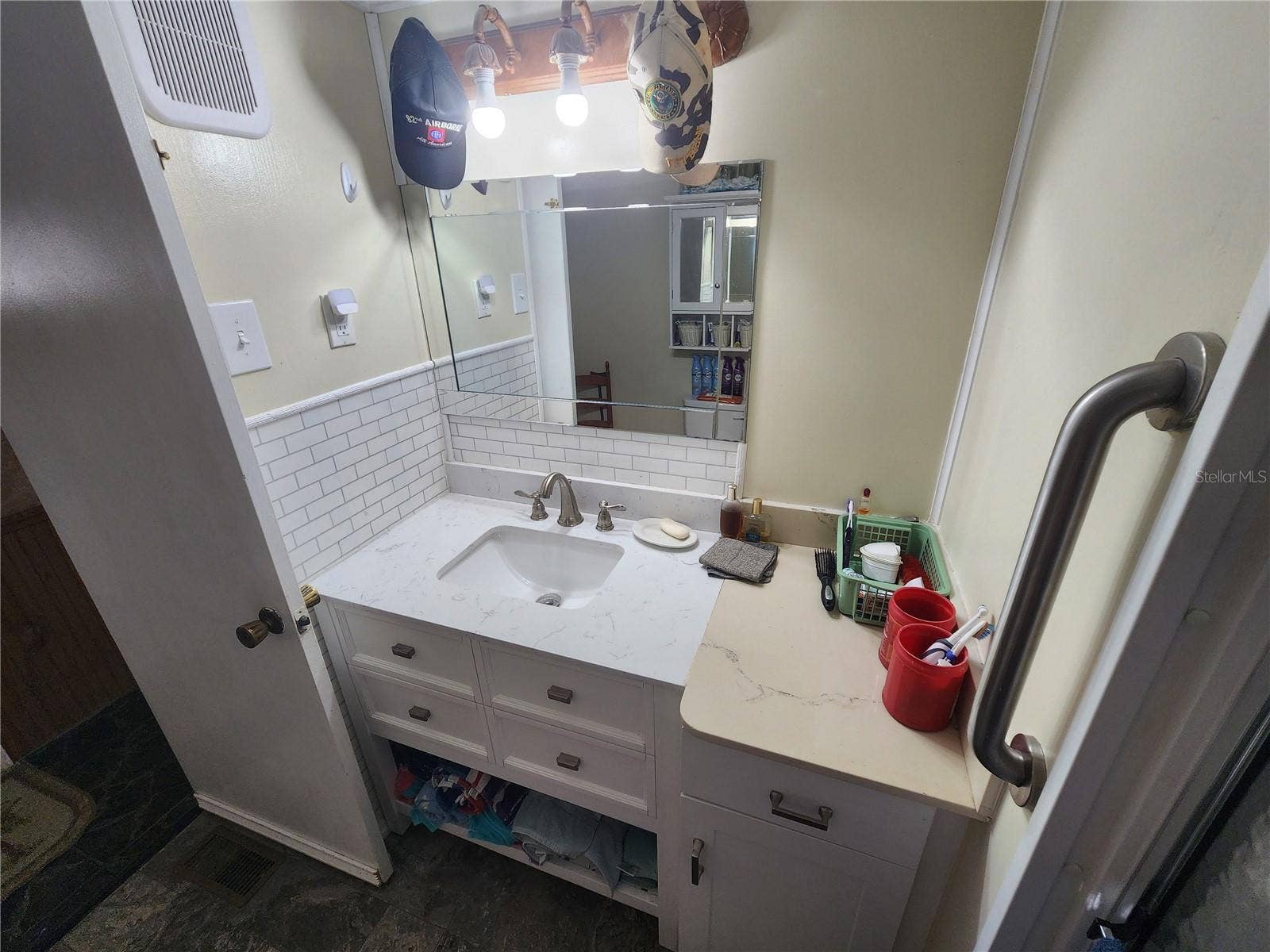 130 CAPRI DRIVE, Palmetto, FL 34221 130 CAPRI DRIVE, Palmetto, FL 34221