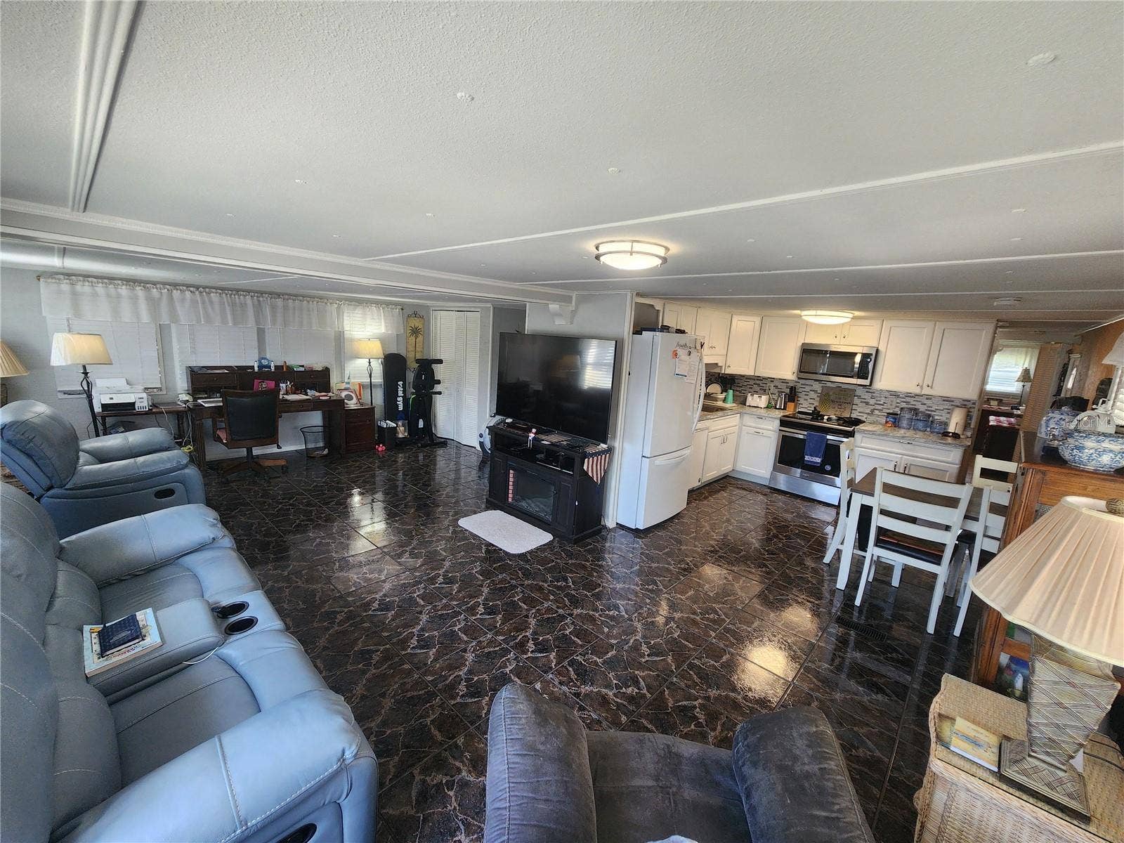 130 CAPRI DRIVE, Palmetto, FL 34221 130 CAPRI DRIVE, Palmetto, FL 34221