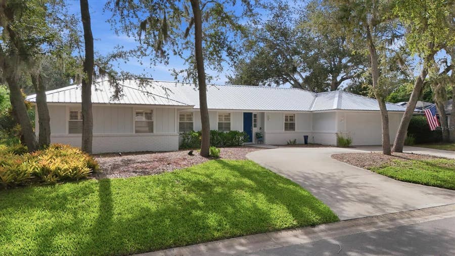 Property photo for 5505 BENEVA WOODS CIRCLE, Sarasota, FL