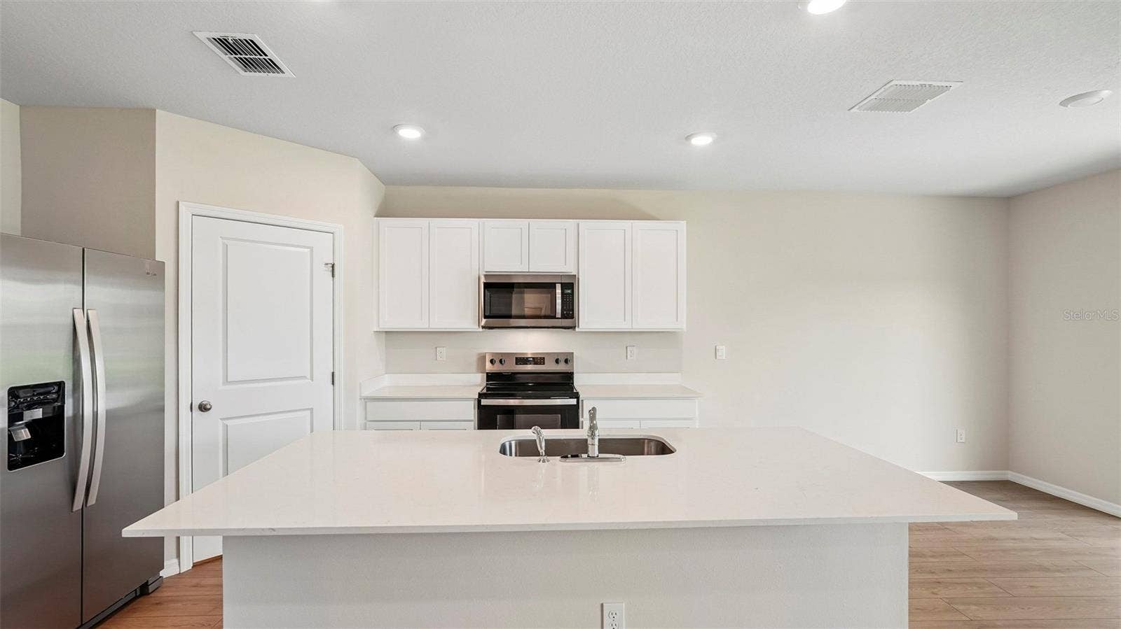 5423 SILVER MOONLIGHT DRIVE, Palmetto, FL 34221 5423 SILVER MOONLIGHT DRIVE, Palmetto, FL 34221