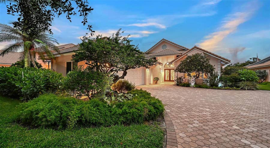 Property photo for 5476 GOLF POINTE DRIVE, Sarasota, FL