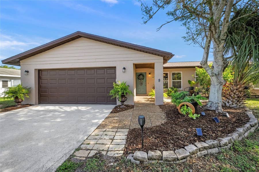 Property photo for 911 SOUTHERN PINE LANE, Sarasota, FL