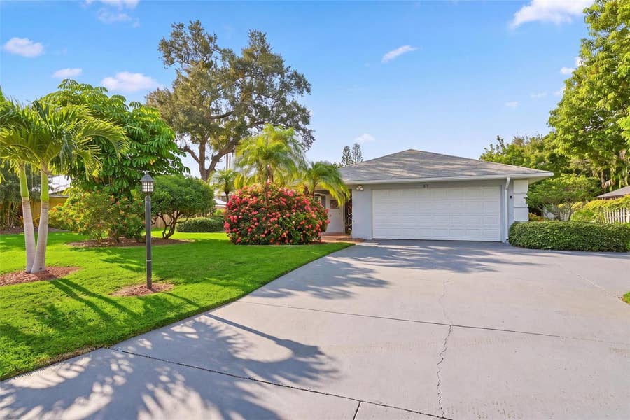 Property photo for 811 ALDERWOOD WAY, Sarasota, FL