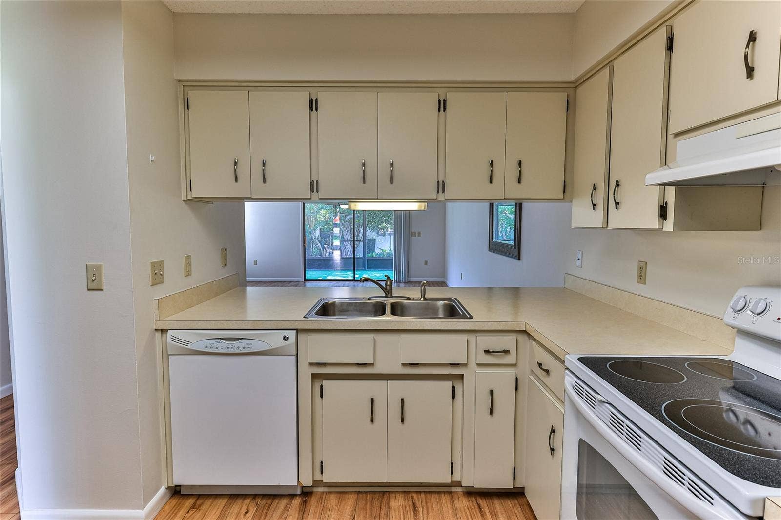 3333 S LIVERPOOL POINT, Inverness, FL 34452 Kitchen