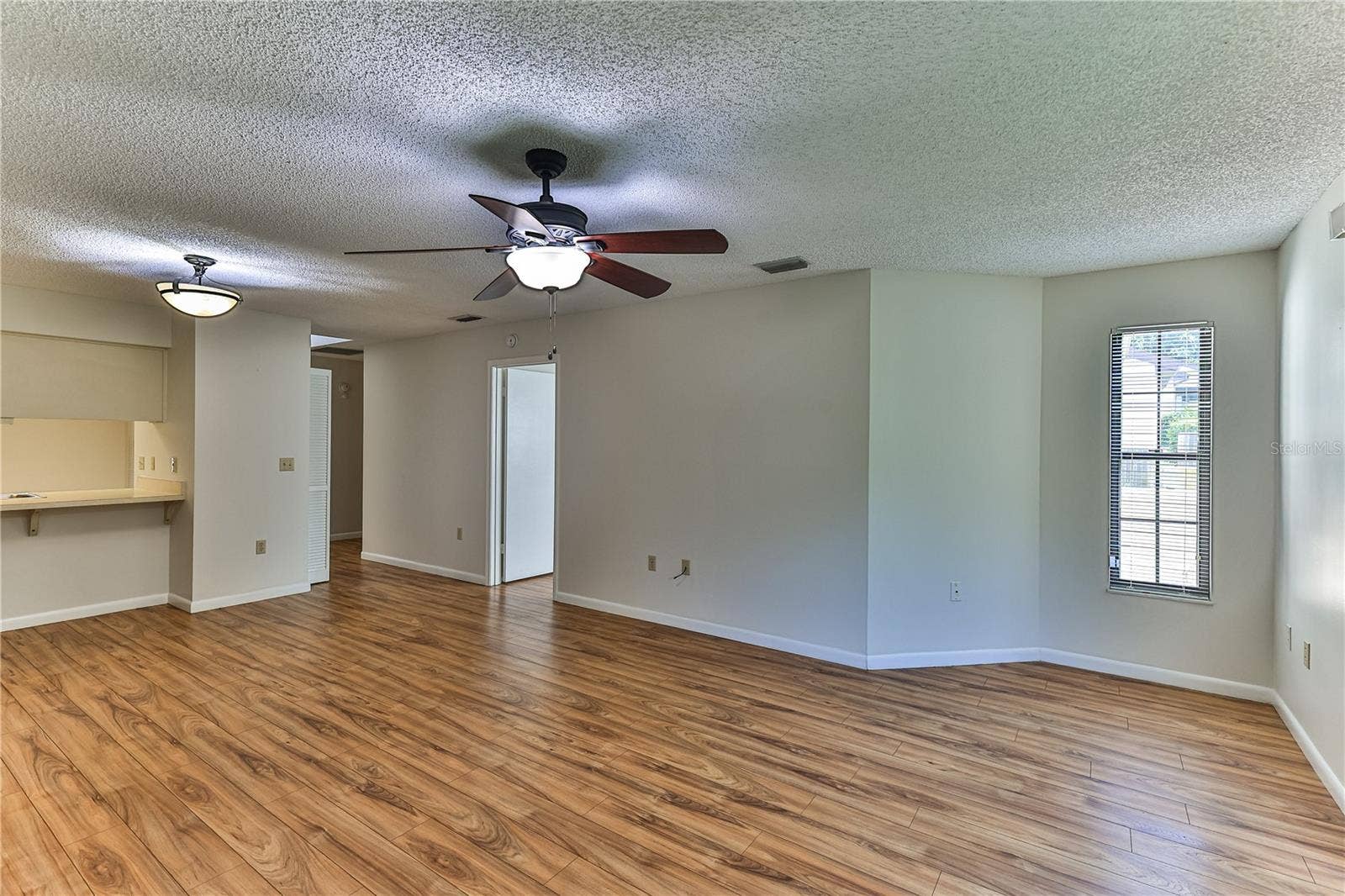 3333 S LIVERPOOL POINT, Inverness, FL 34452 Living Room