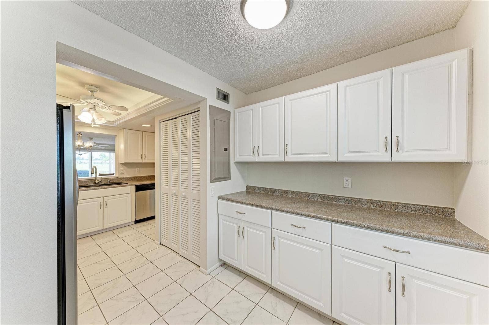6999 W COUNTRY CLUB DRIVE N, #123, Sarasota, FL 34243 6999 W COUNTRY CLUB DRIVE N, #123, Sarasota, FL 34243