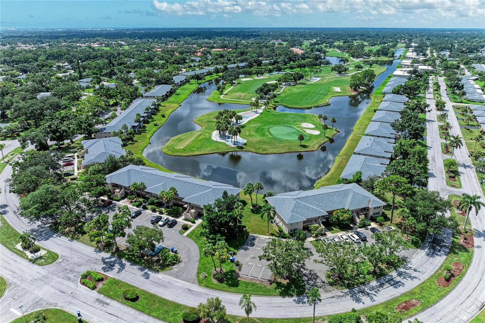 6999 W COUNTRY CLUB DRIVE N, #123, Sarasota, FL 34243 6999 W COUNTRY CLUB DRIVE N, #123, Sarasota, FL 34243