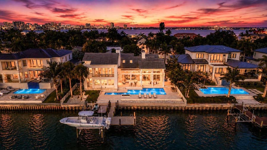 Property photo for 216 BIRD KEY DRIVE, Sarasota, FL