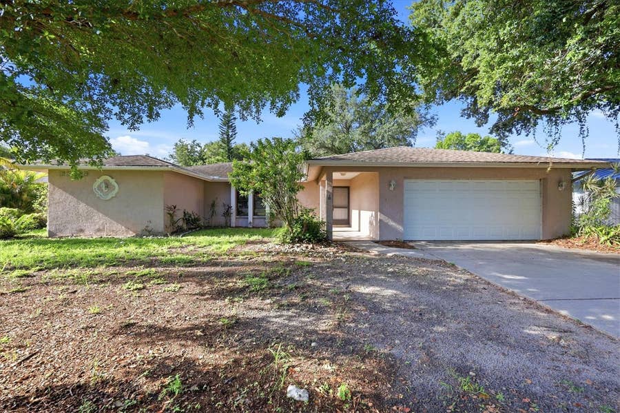 Property photo for 3972 HELENE STREET, Sarasota, FL