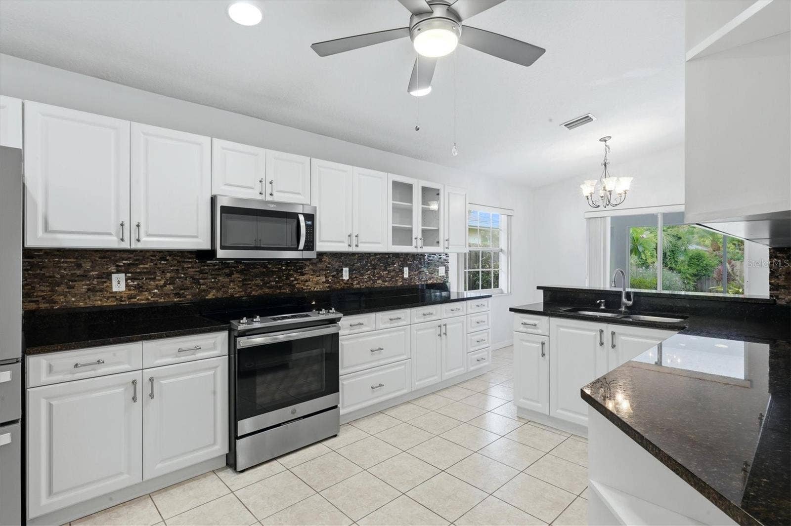 4380 IOLA DRIVE, Sarasota, FL 34231 Kitchen