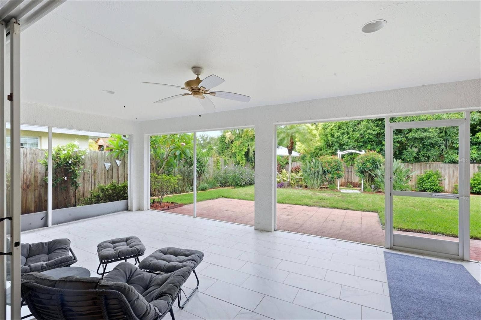 4380 IOLA DRIVE, Sarasota, FL 34231 Large Screened and tiled Patio