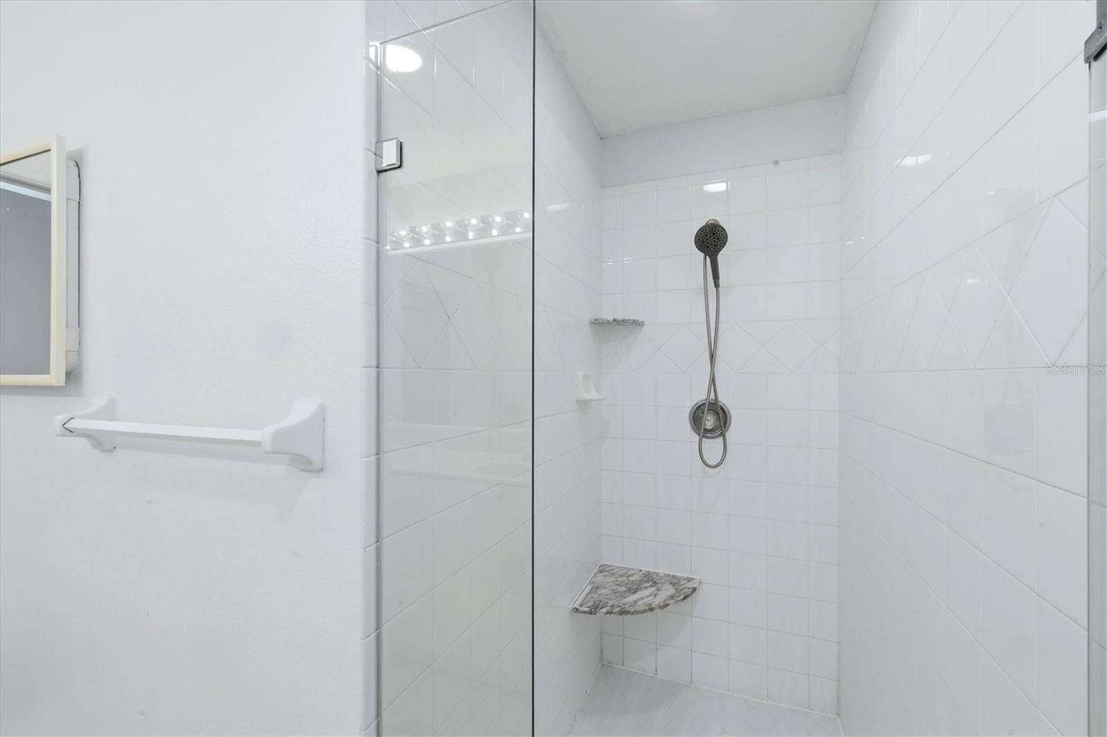 4380 IOLA DRIVE, Sarasota, FL 34231 Primary Bathroom