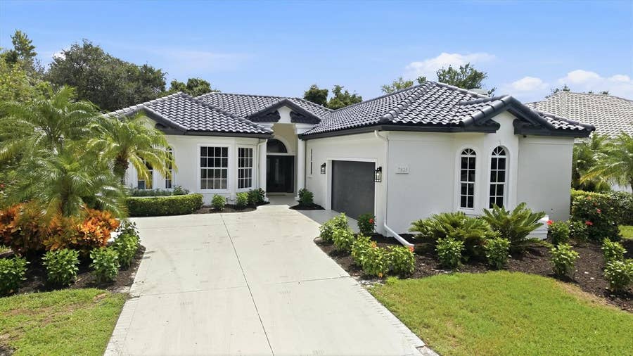 Property photo for 7825 WILTON CRESCENT CIRCLE, Bradenton, FL