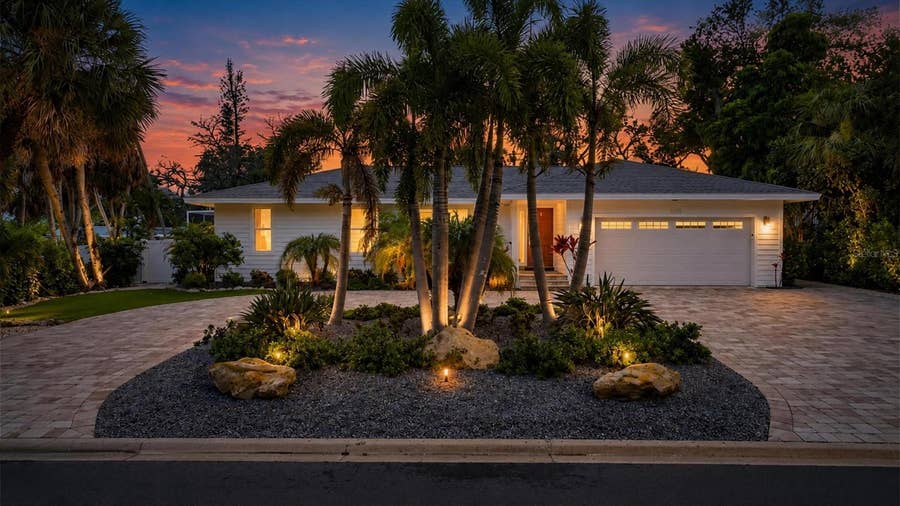 Property photo for 5333 SIESTA COURT, Sarasota, FL