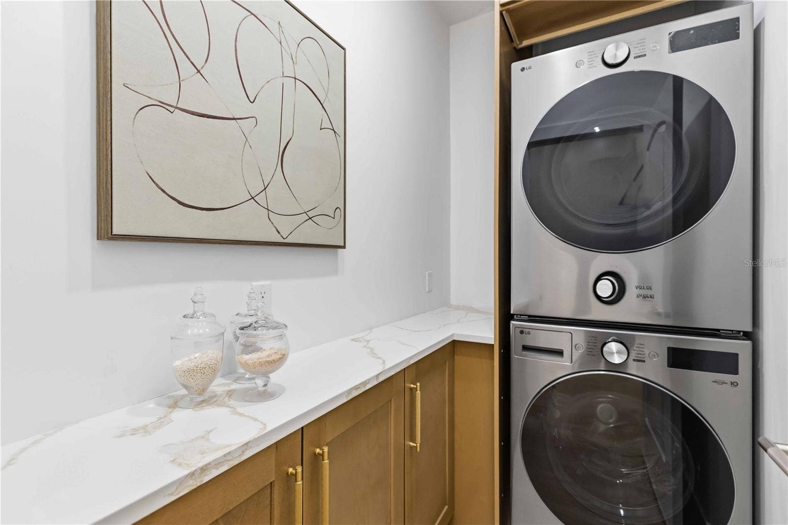 1354 TEAROSE PLACE, Sarasota, FL 34239 In-House Laundry Rm