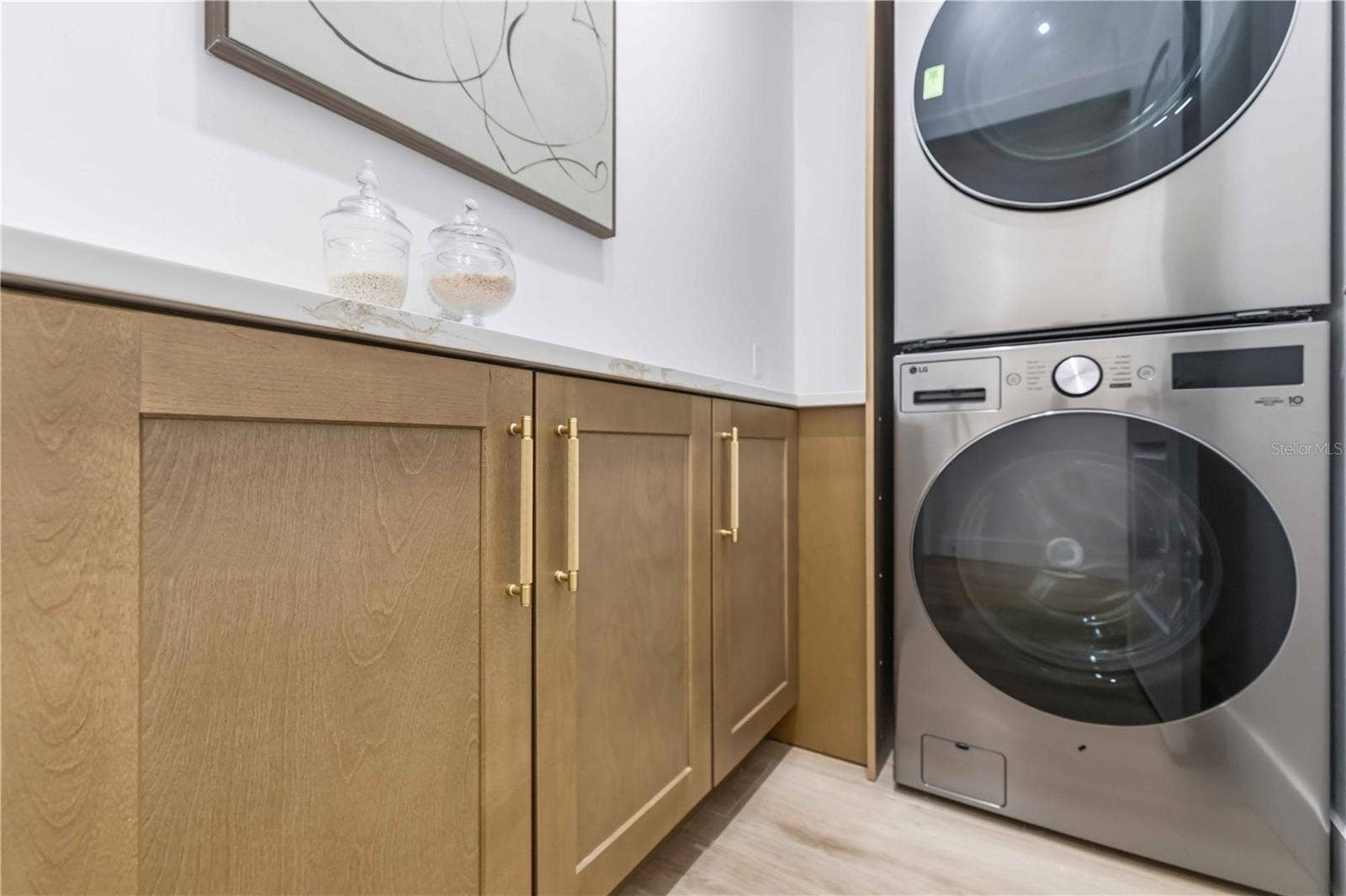 1354 TEAROSE PLACE, Sarasota, FL 34239 In-House LAundry Rm