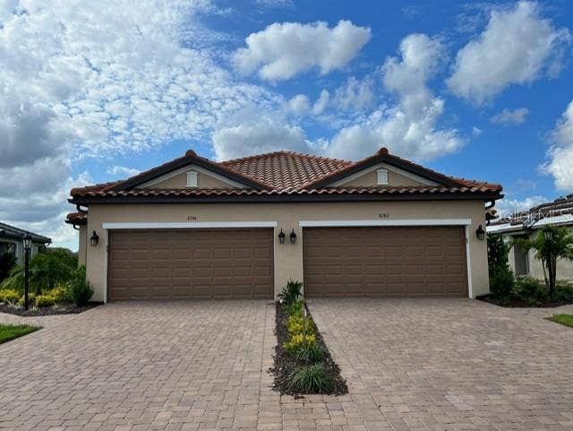 4746 TORTONA COURT, Bradenton, FL 34211 4746 TORTONA COURT, Bradenton, FL 34211