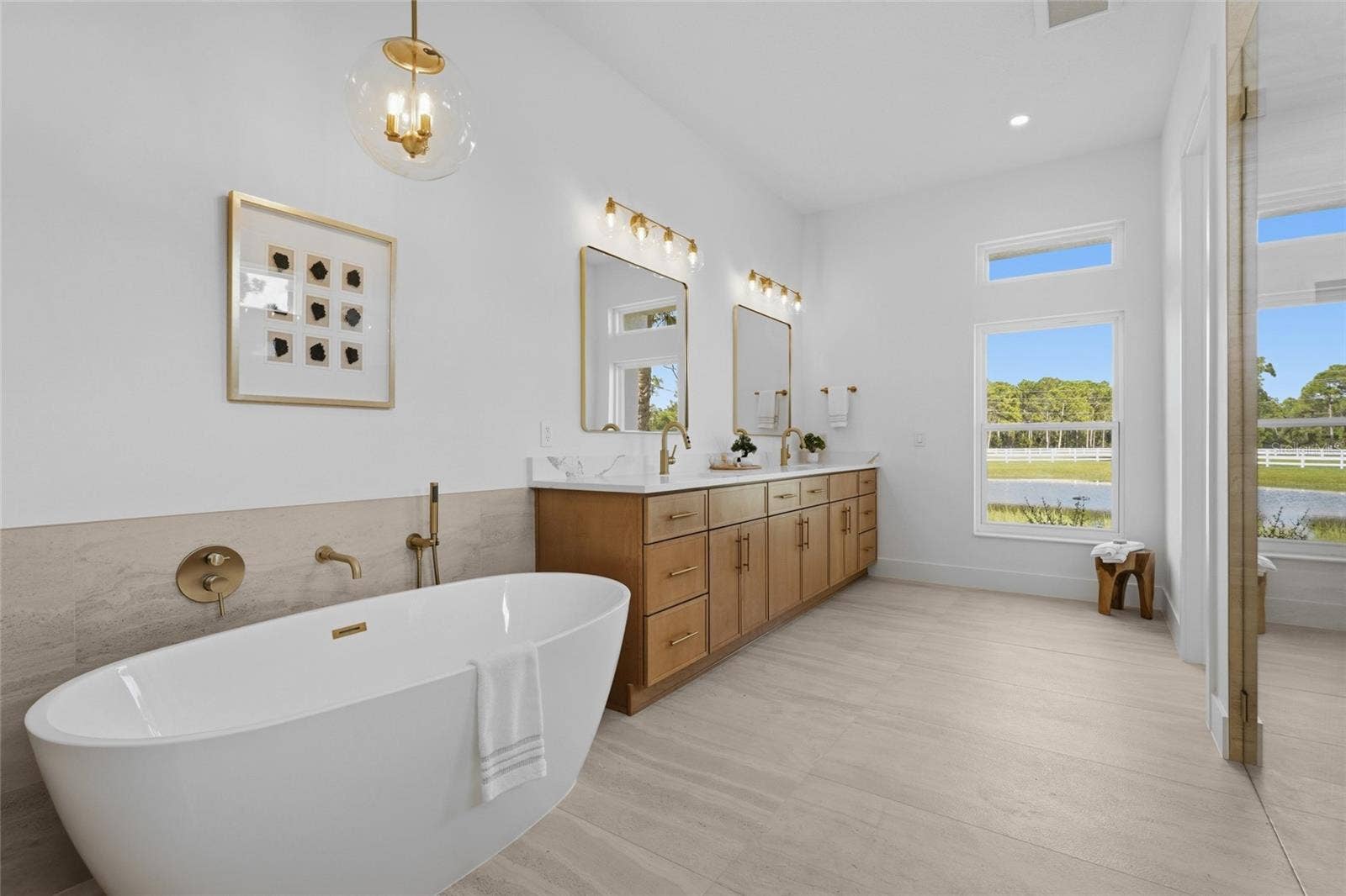 7310 201ST STREET E, Bradenton, FL 34202 Spa-like primary ensuite