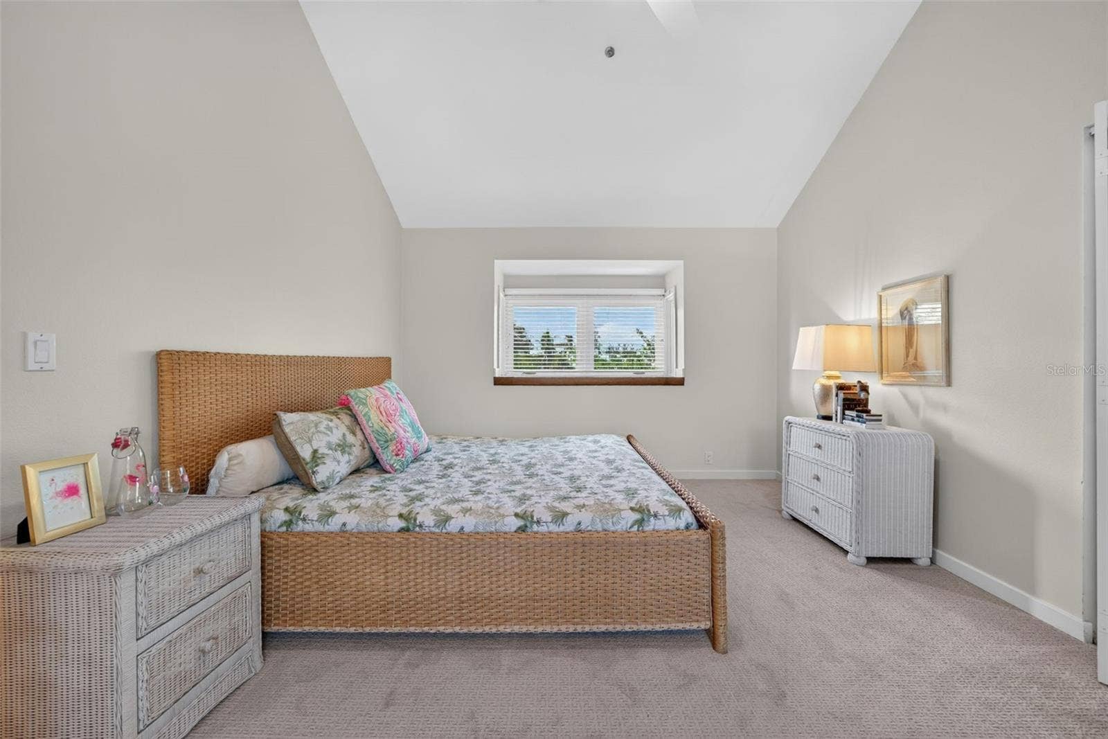 677 LANDS END DRIVE, Longboat Key, FL 34228 677 LANDS END DRIVE, Longboat Key, FL 34228