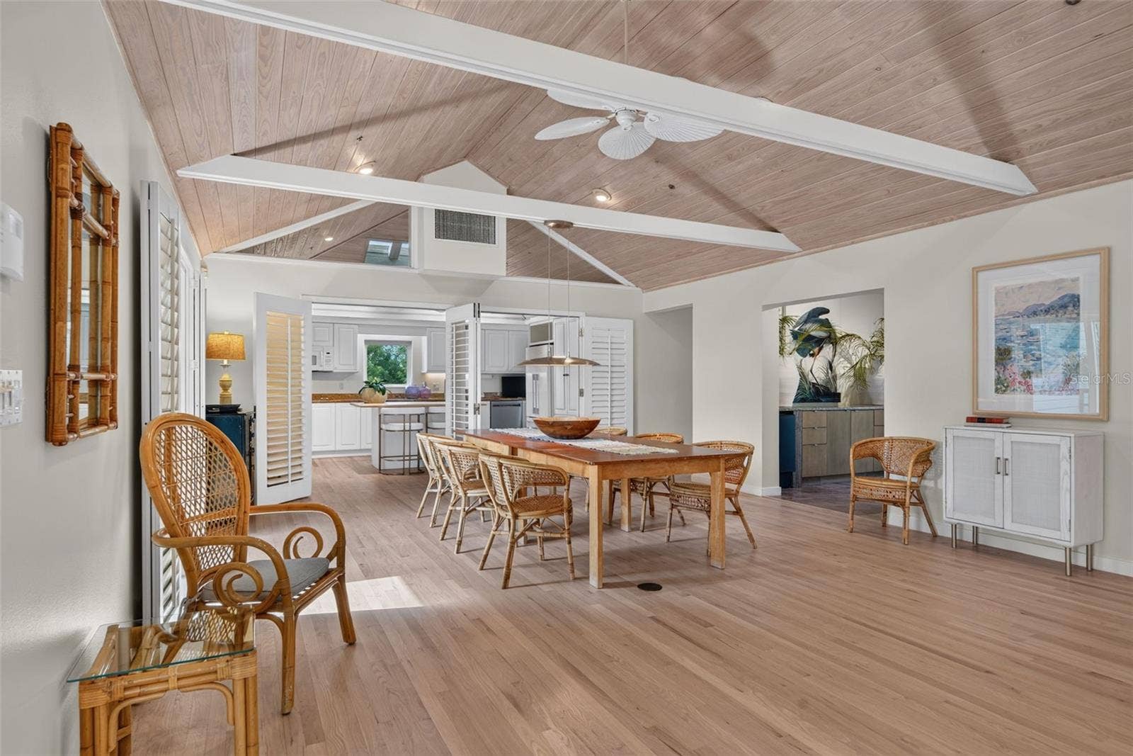 677 LANDS END DRIVE, Longboat Key, FL 34228 677 LANDS END DRIVE, Longboat Key, FL 34228