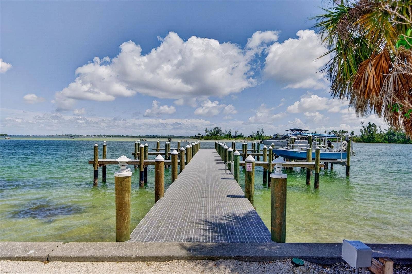 677 LANDS END DRIVE, Longboat Key, FL 34228 677 LANDS END DRIVE, Longboat Key, FL 34228