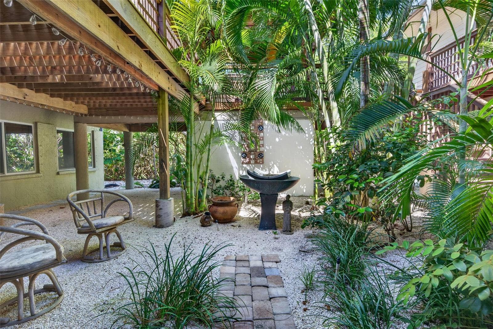 677 LANDS END DRIVE, Longboat Key, FL 34228 677 LANDS END DRIVE, Longboat Key, FL 34228