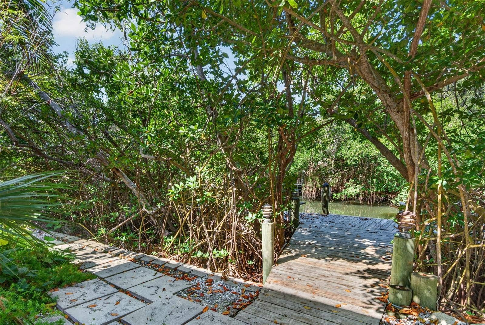 677 LANDS END DRIVE, Longboat Key, FL 34228 677 LANDS END DRIVE, Longboat Key, FL 34228
