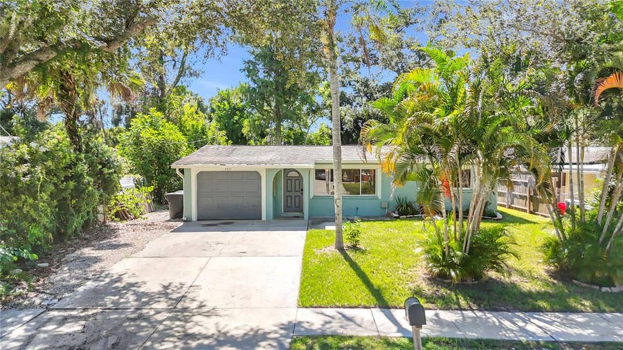 Property photo for 2212 VINSON AVENUE, Sarasota, FL