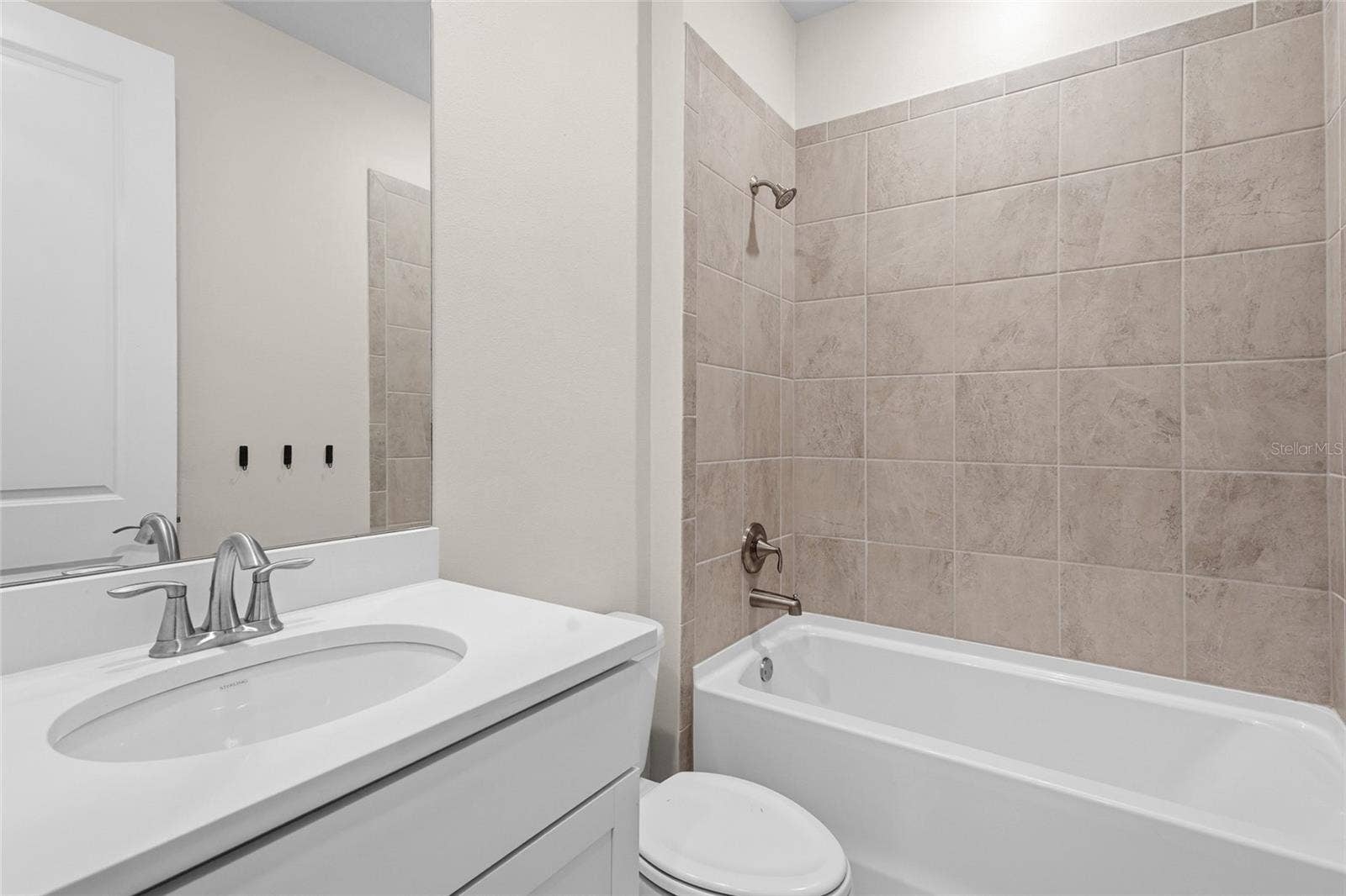 18030 TAVERNSIDE TRAIL, Bradenton, FL 34211 18030 TAVERNSIDE TRAIL, Bradenton, FL 34211