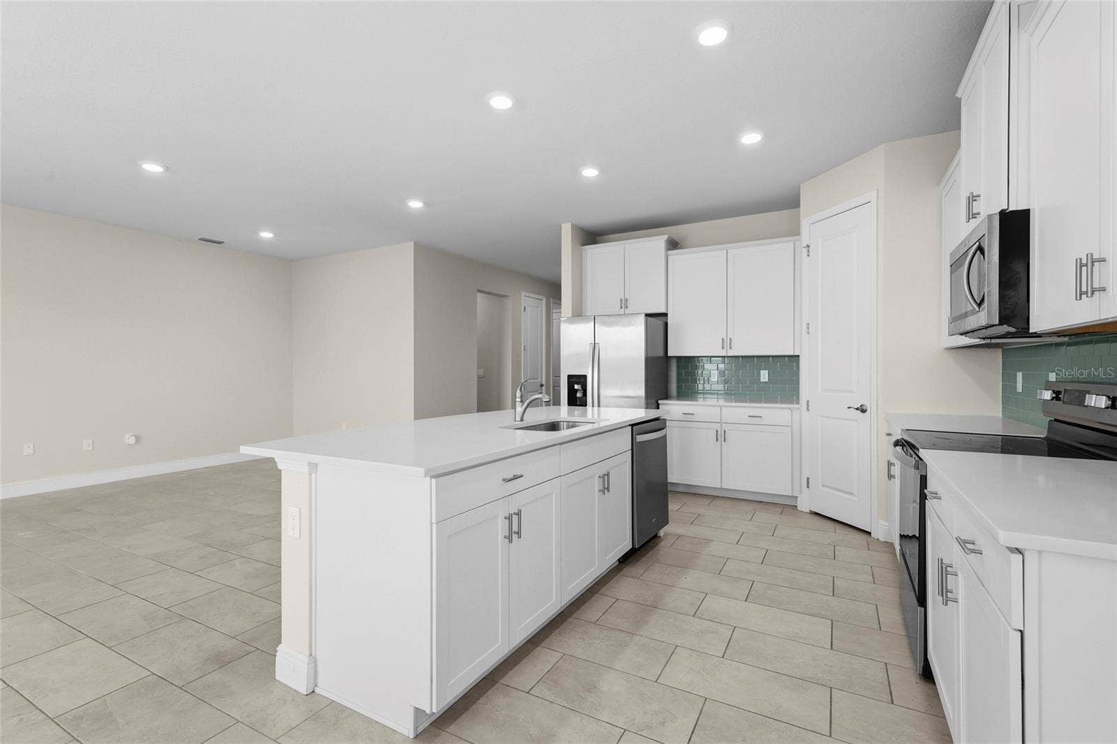 18030 TAVERNSIDE TRAIL, Bradenton, FL 34211 18030 TAVERNSIDE TRAIL, Bradenton, FL 34211