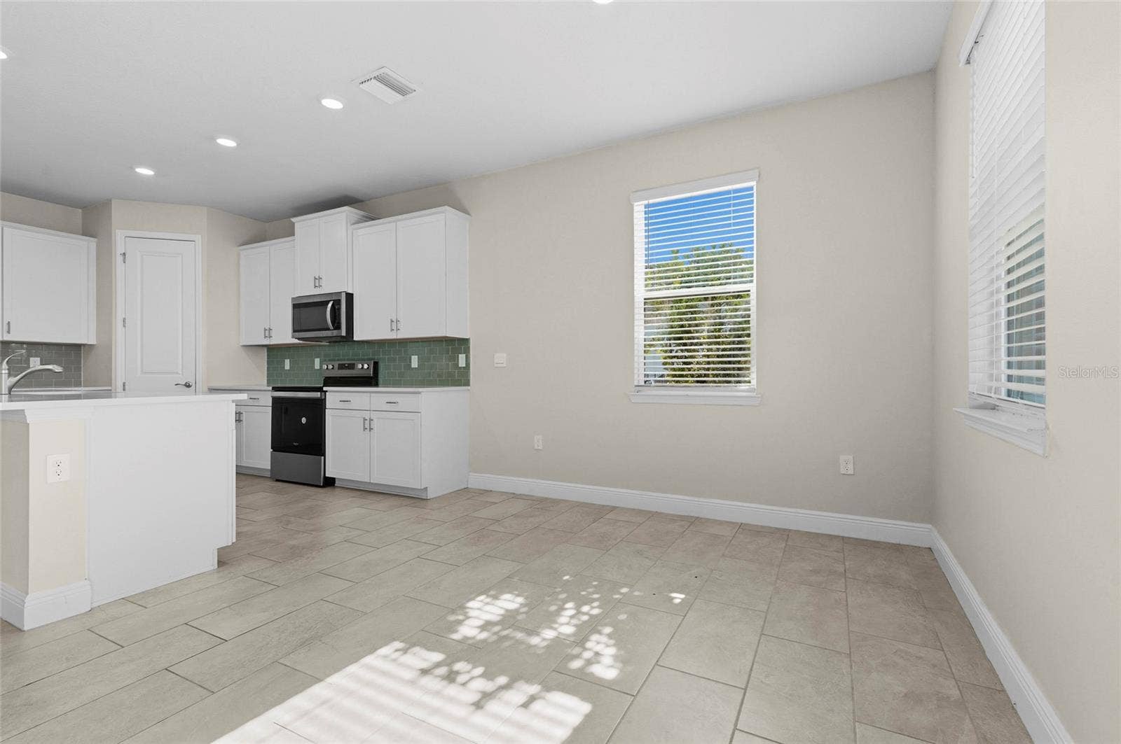 18030 TAVERNSIDE TRAIL, Bradenton, FL 34211 18030 TAVERNSIDE TRAIL, Bradenton, FL 34211
