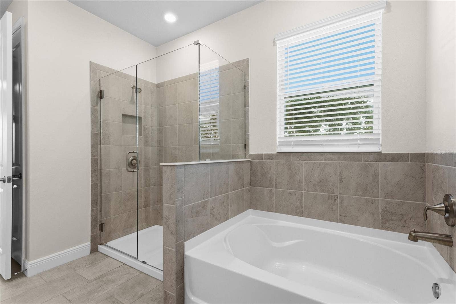 18030 TAVERNSIDE TRAIL, Bradenton, FL 34211 18030 TAVERNSIDE TRAIL, Bradenton, FL 34211