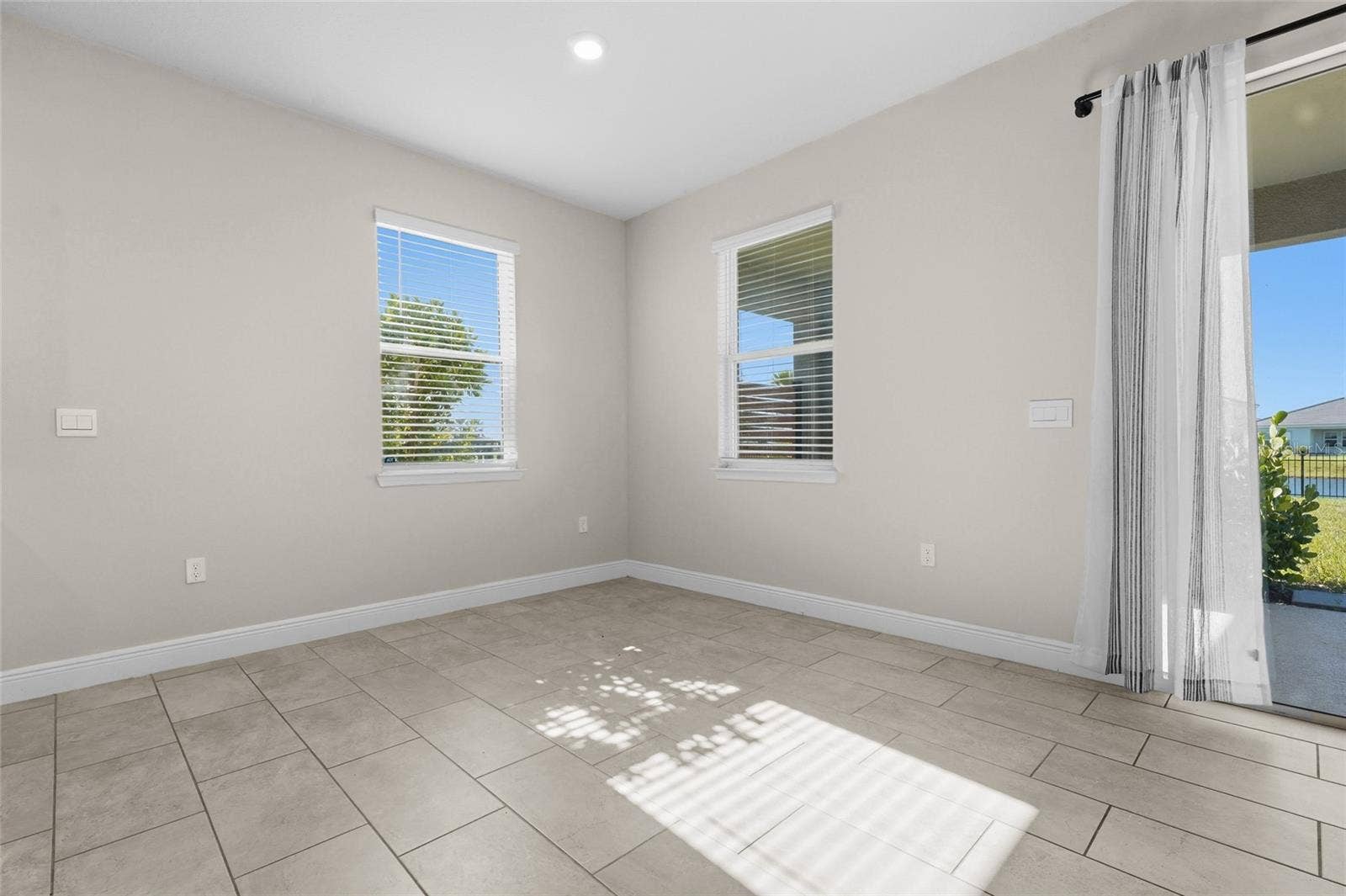 18030 TAVERNSIDE TRAIL, Bradenton, FL 34211 Dining area