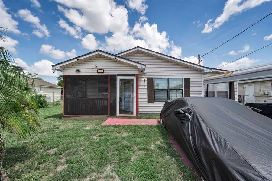 Property photo for 7526 CAROLTON CIRCLE, Tampa, FL