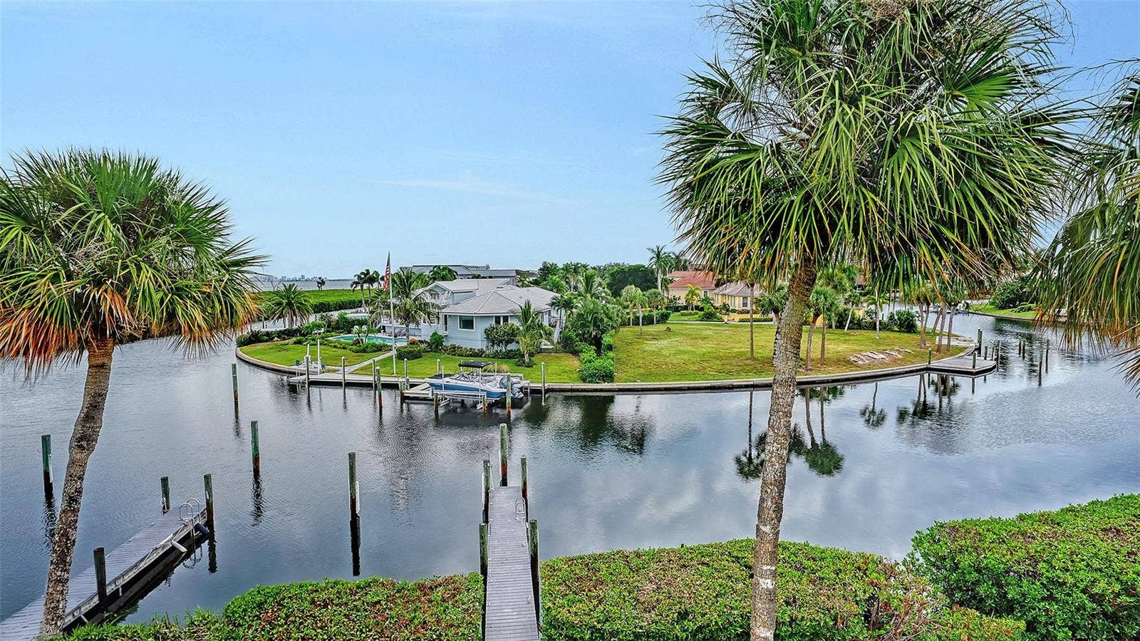 ENJOY THE VIEWS & YOUR OWN PRIVATE DOCK