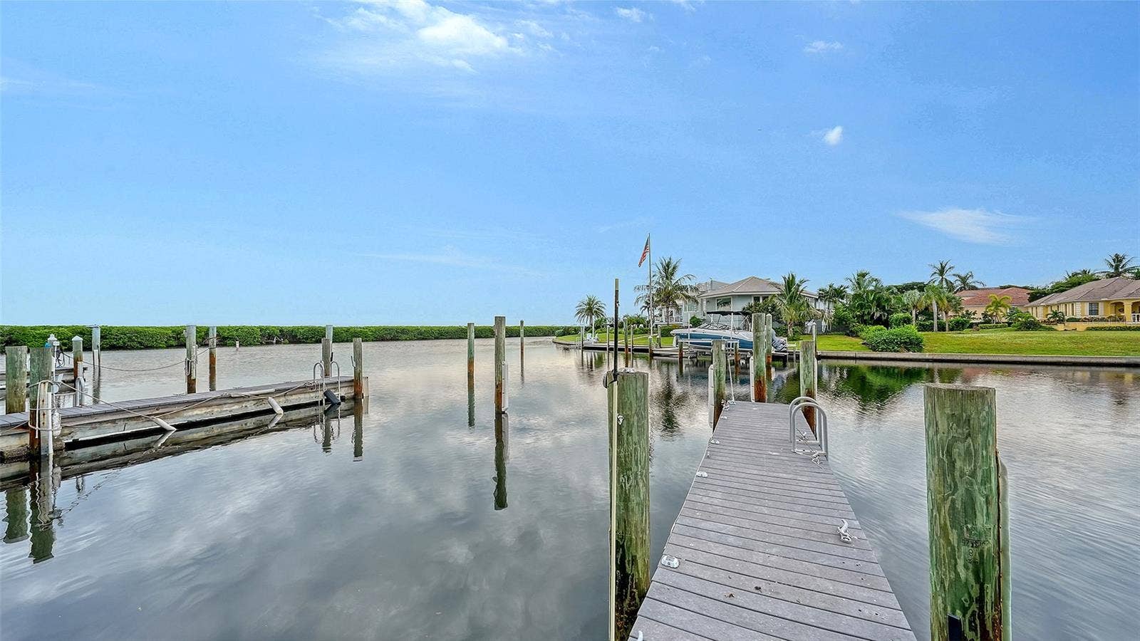 YOUR 40' BOAT WILL LIVE HERE !