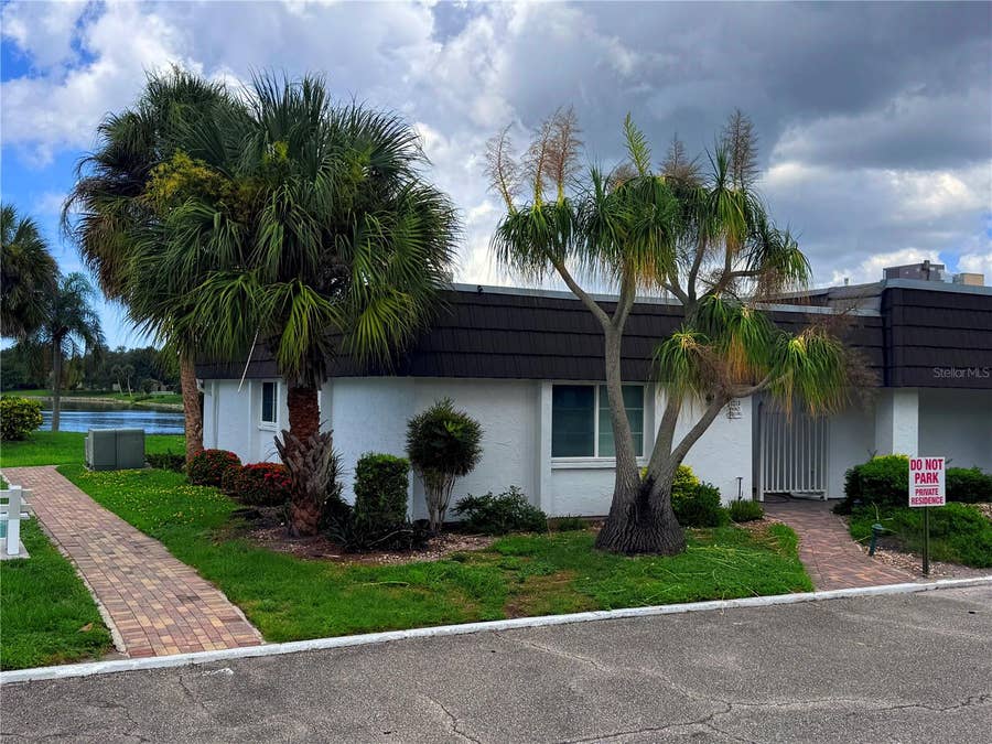 Property photo for 1213 GLEN OAKS DRIVE E, Sarasota, FL