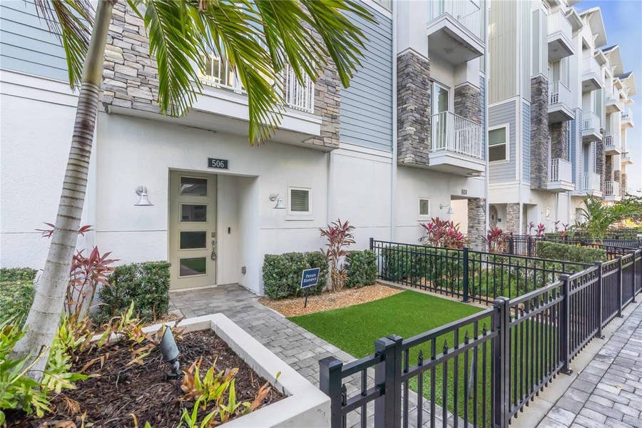 Property photo for 506 LAUREL PARK DRIVE, #506, Sarasota, FL