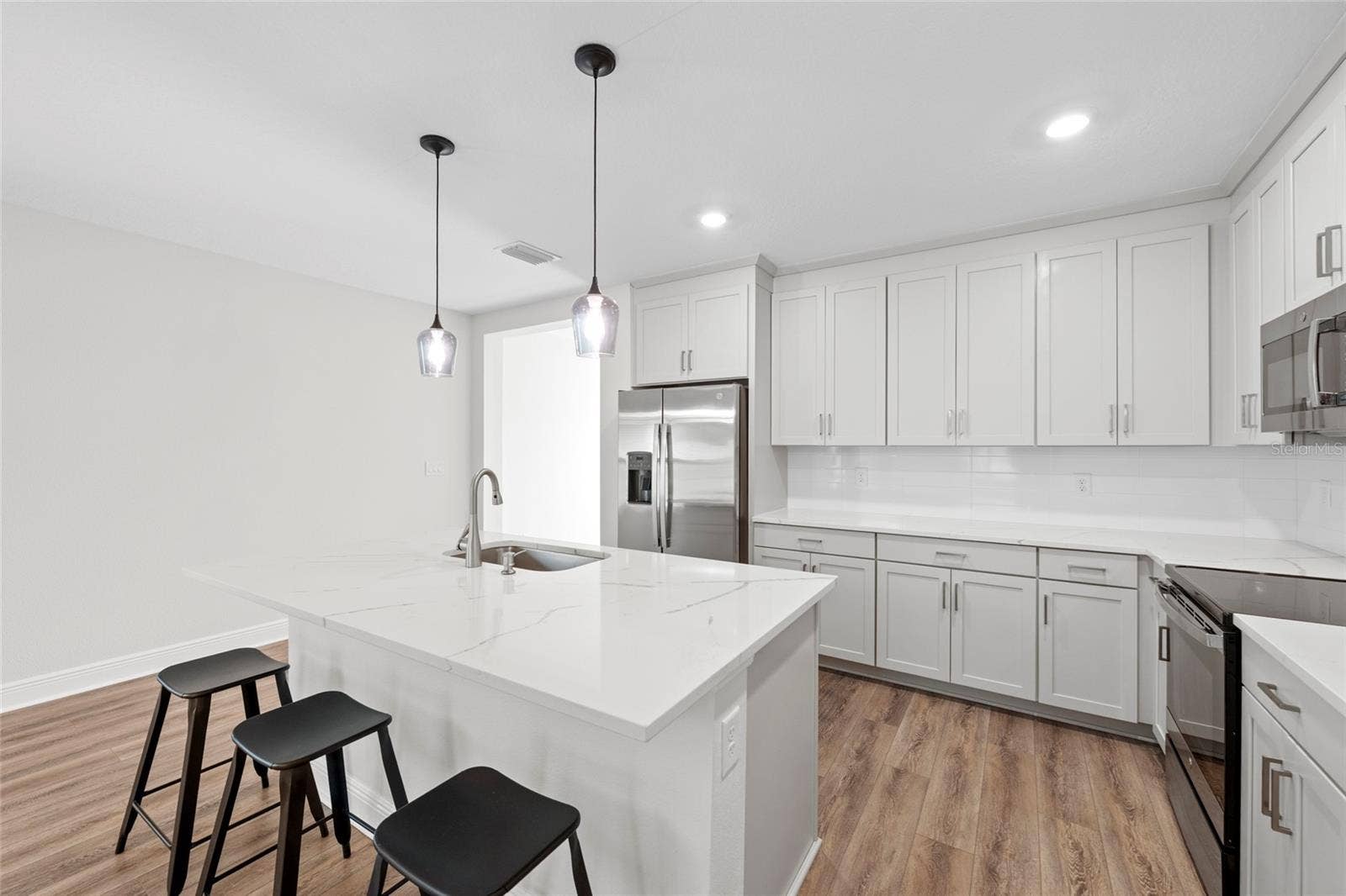 5540 PATANO LOOP, Palmetto, FL 34221 Kitchen with Breakfast Bar